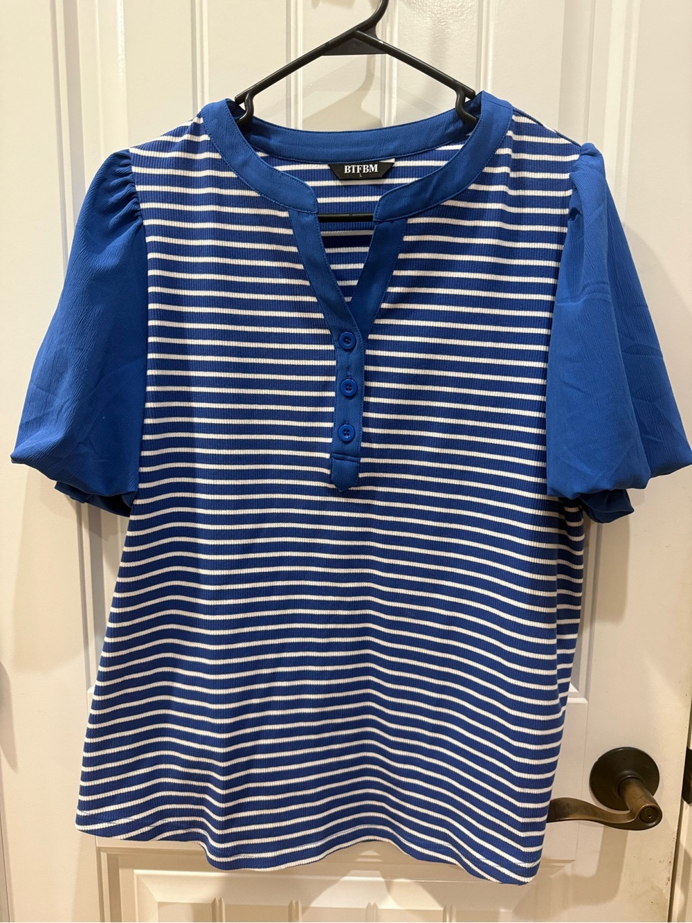 Women’s royal blue striped top NWOT size Large short sleeves